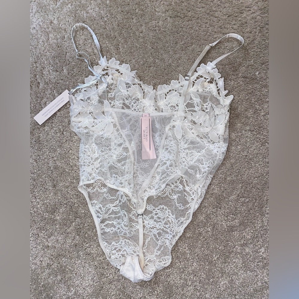 NWT VICTORIA'S SECRET Very Sexy Floral Embroidery Lace Teddy Lingerie - Picture 4 of 5